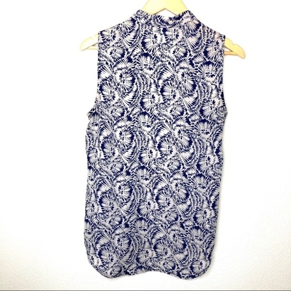 CAbi #5038 White/Blue Plaza Sleeveless Top - Picture 8 of 10